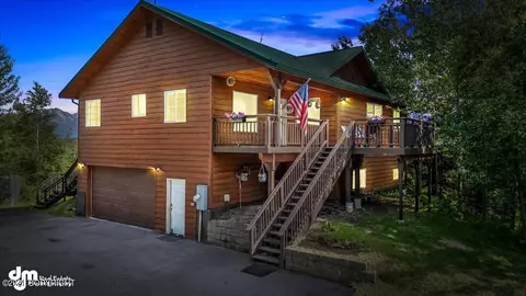 1021 N Acorn St, Palmer, AK 99645