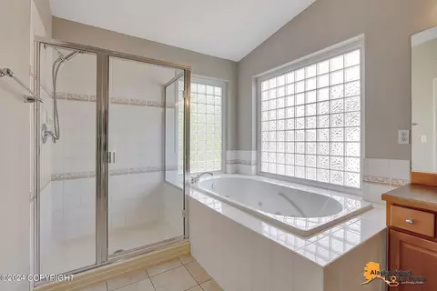 Bath - 8642 Lassen St, Eagle River, AK 99577 photo 2 of 4