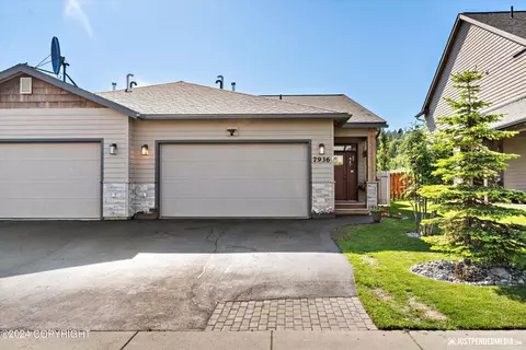 7936 Gate Creek Dr, Anchorage, AK 99502