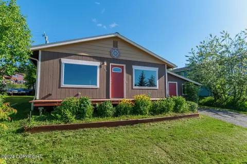 404 Bonanza Ave, Homer, AK 99603