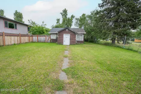 709 N Bliss St, Anchorage, AK 99508