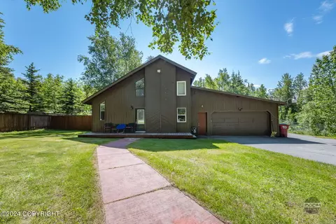 1530 E Scotwood Dr, Wasilla, AK 99654