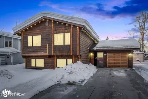 6920 Dickerson Dr, Anchorage, AK 99504