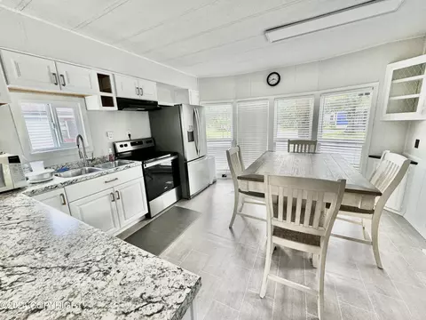 5875 Glacier Hwy #13, Juneau, AK 99801