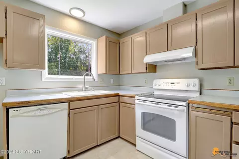 7540 E 20th Ave, Anchorage, AK 99504