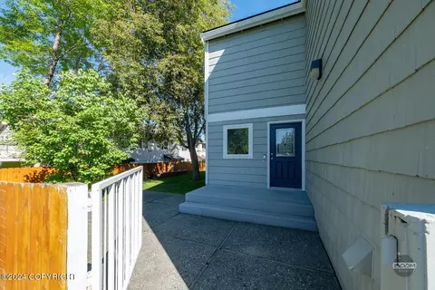 1701 Commodore Dr, Anchorage, AK 99507 photo 5