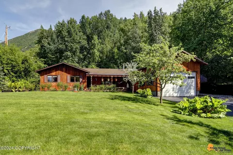 21137 Frosty Dr, Chugiak, AK 99567
