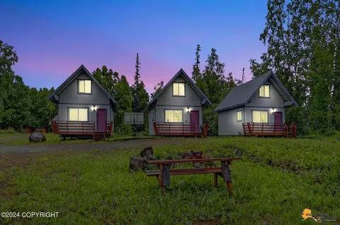 7535 E Petersville Rd, Trapper Creek, AK 99683