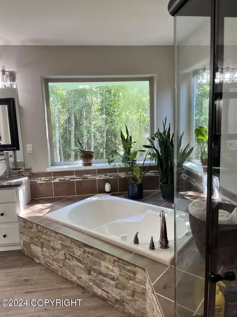 Bath - 19240 Babrof Dr, Eagle River, AK 99577 photo 4 of 8
