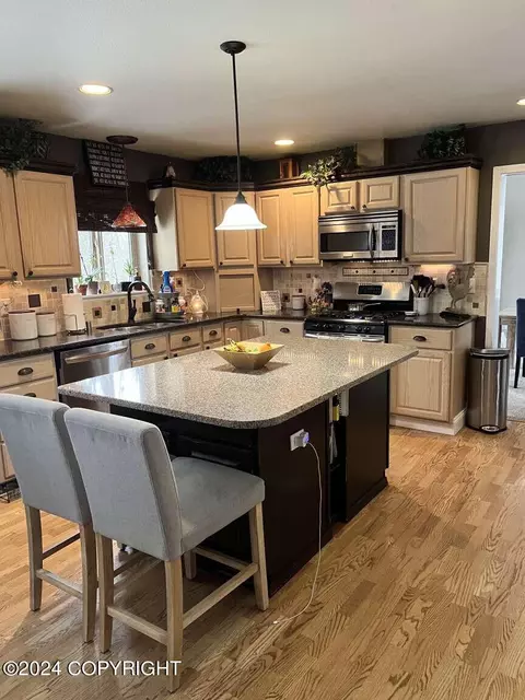 Kitchen - 19240 Babrof Dr, Eagle River, AK 99577 photo 1 of 2