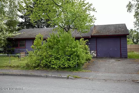 2718 E 17th Ave, Anchorage, AK 99508