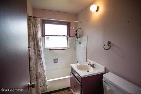 Bath - 2718 E 17th Ave, Anchorage, AK 99508 photo 1 of 1