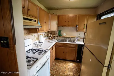 Kitchen - 2718 E 17th Ave, Anchorage, AK 99508 photo 1 of 1