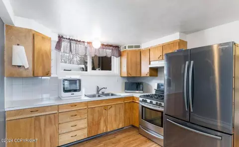 4313 E 8th Ave, Anchorage, AK 99508 photo 20
