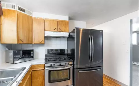 4313 E 8th Ave, Anchorage, AK 99508 photo 22