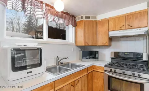 4313 E 8th Ave, Anchorage, AK 99508 photo 21