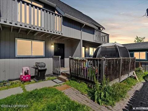 8101 Briarwood St, Anchorage, AK 99518