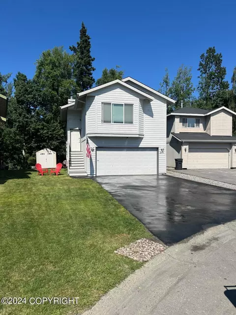 2041 Wenmatt Cir, Anchorage, AK 99517