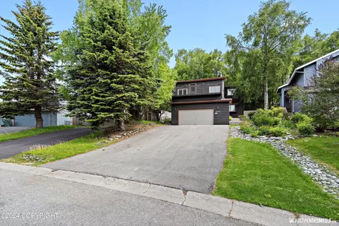 6961 Serenity Cir, Anchorage, AK 99502