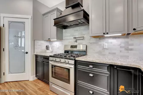 Kitchen - 734 E Sage Rd, Wasilla, AK 99654 photo 4 of 6