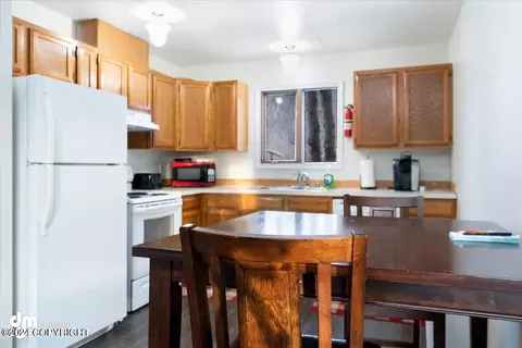 609 Irwin St, Anchorage, AK 99508 photo 7