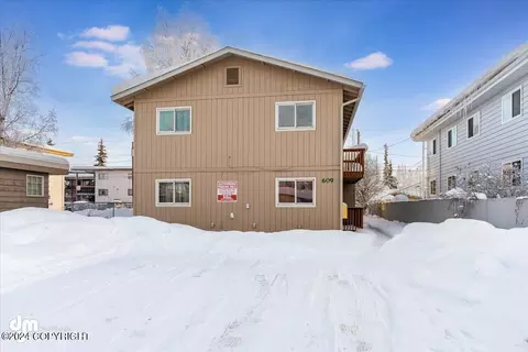 609 Irwin St, Anchorage, AK 99508 photo 2