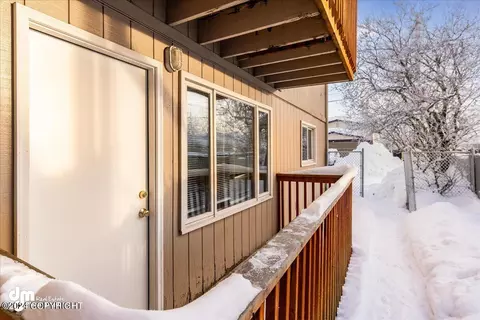 609 Irwin St, Anchorage, AK 99508