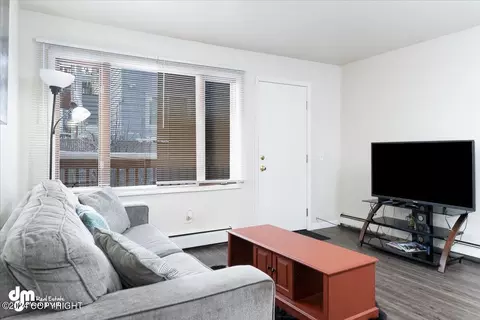 609 Irwin St, Anchorage, AK 99508 photo 4
