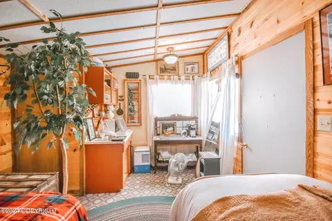 Bedroom - 35105 Lyon Dr, Sterling, AK 99672 photo 7 of 10