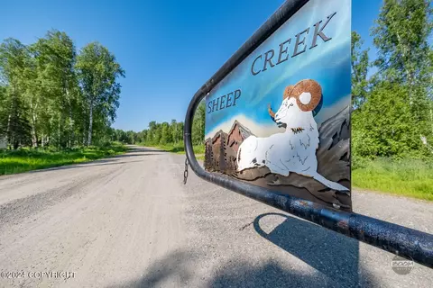 49421 S Noahs Cir, Willow, AK 99688