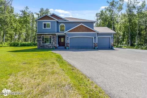 7774 E Wolf Creek Rd, Wasilla, AK 99654