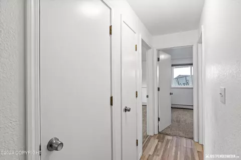 Entry Way - 504 Fredricks Dr, Anchorage, AK 99504 photo 3 of 3