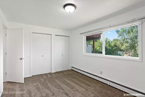 Bedroom - 504 Fredricks Dr, Anchorage, AK 99504 photo 3 of 4