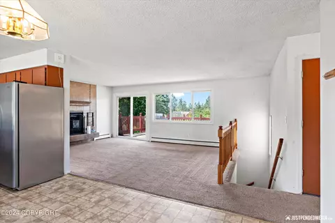 Living - 504 Fredricks Dr, Anchorage, AK 99504 photo 1 of 5