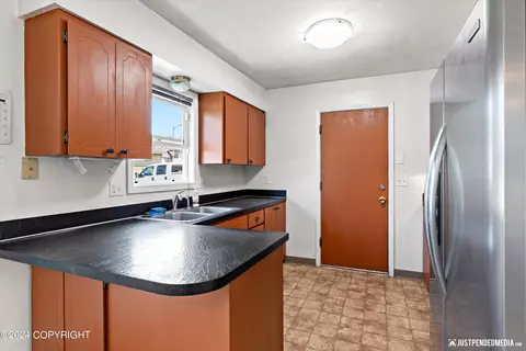 Kitchen - 504 Fredricks Dr, Anchorage, AK 99504 photo 1 of 3