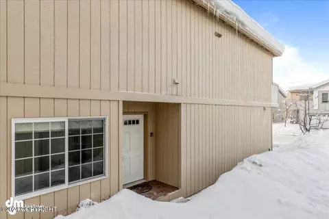 5697 Sapphire Loop # 28, Anchorage, AK 99504 photo 2