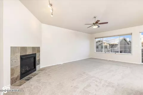 5697 Sapphire Loop # 28, Anchorage, AK 99504 photo 6