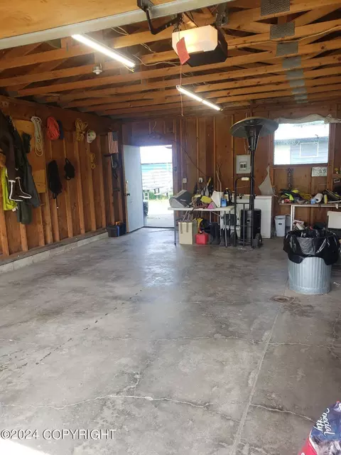 3932 E 6th Ave, Anchorage, AK 99508 photo 7