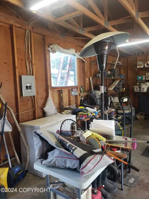 3932 E 6th Ave, Anchorage, AK 99508 photo 9