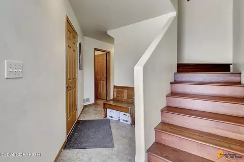 Entry Way - 9386 Morningside Loop, Anchorage, AK 99515 photo 6 of 8
