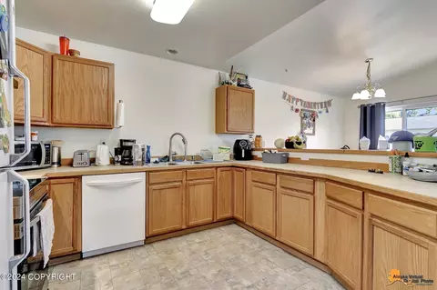 Kitchen - 9386 Morningside Loop, Anchorage, AK 99515 photo 3 of 4