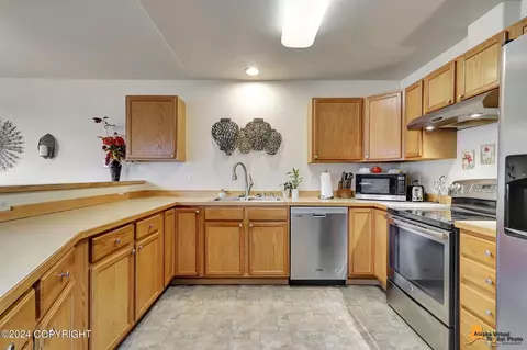 Kitchen - 9386 Morningside Loop, Anchorage, AK 99515 photo 2 of 4