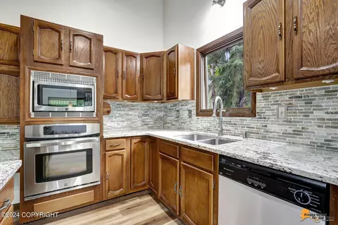 19639 2nd St, Eagle River, AK 99577 photo 6