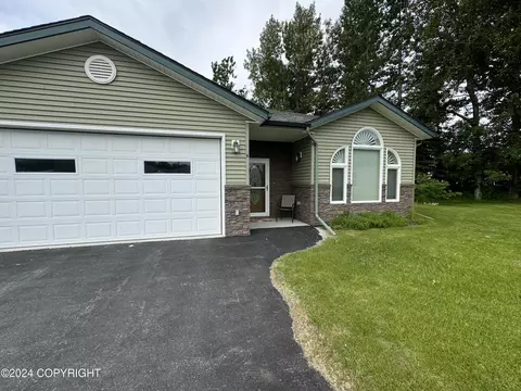 660 E Primrose Cir # B, Palmer, AK 99645