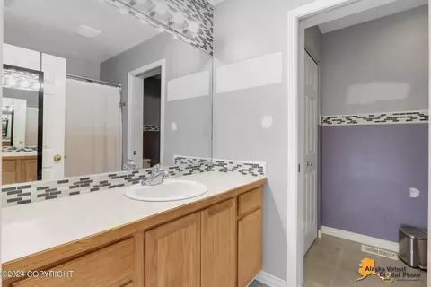 Bath - 5587 Sapphire Loop # 13A, Anchorage, AK 99504 photo 2 of 2