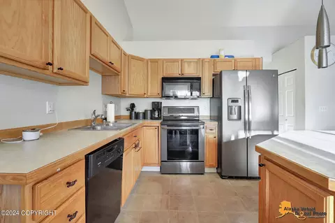 Kitchen - 5587 Sapphire Loop # 13A, Anchorage, AK 99504 photo 4 of 5