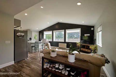 3662 Forest Glen Dr, Homer, AK 99603