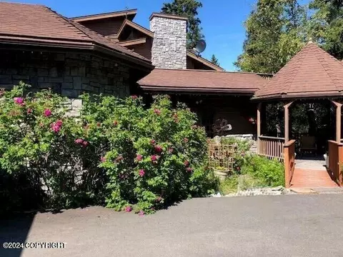 16420 Saint James Cir, Anchorage, AK 99516
