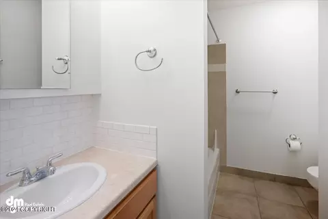 140 Eagle St # 203, Anchorage, AK 99501 photo 22