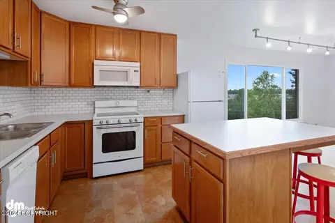 140 Eagle St # 203, Anchorage, AK 99501 photo 16